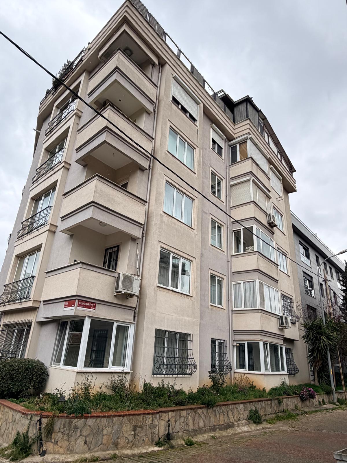 Yener Kılıç Apartmanı