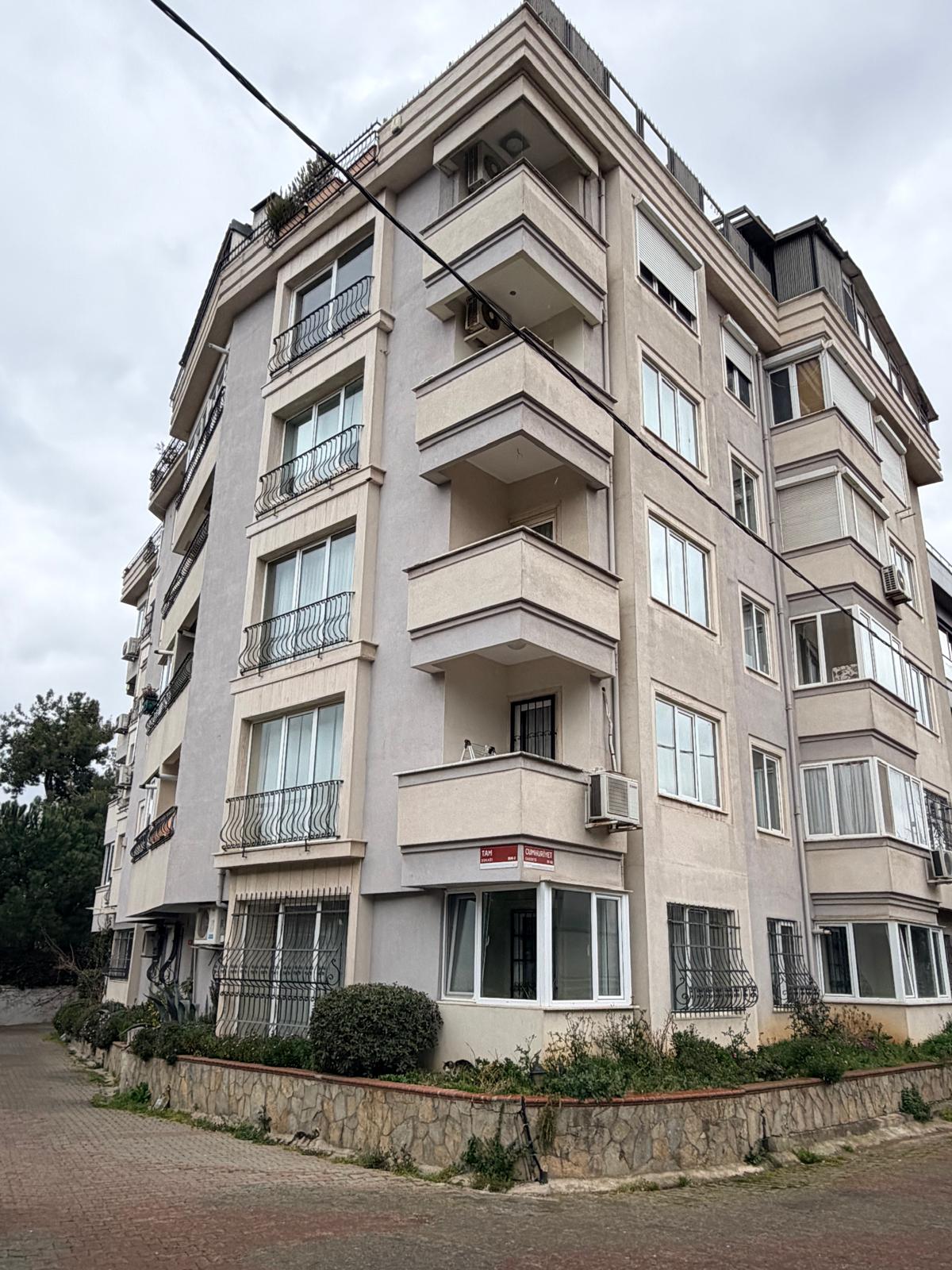 Yener Kılıç Apartmanı